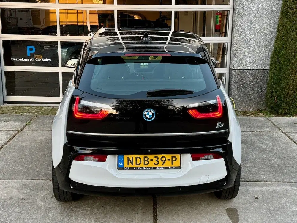 BMW i3 Basis 120Ah 42 kWh uit 2022, foto 6