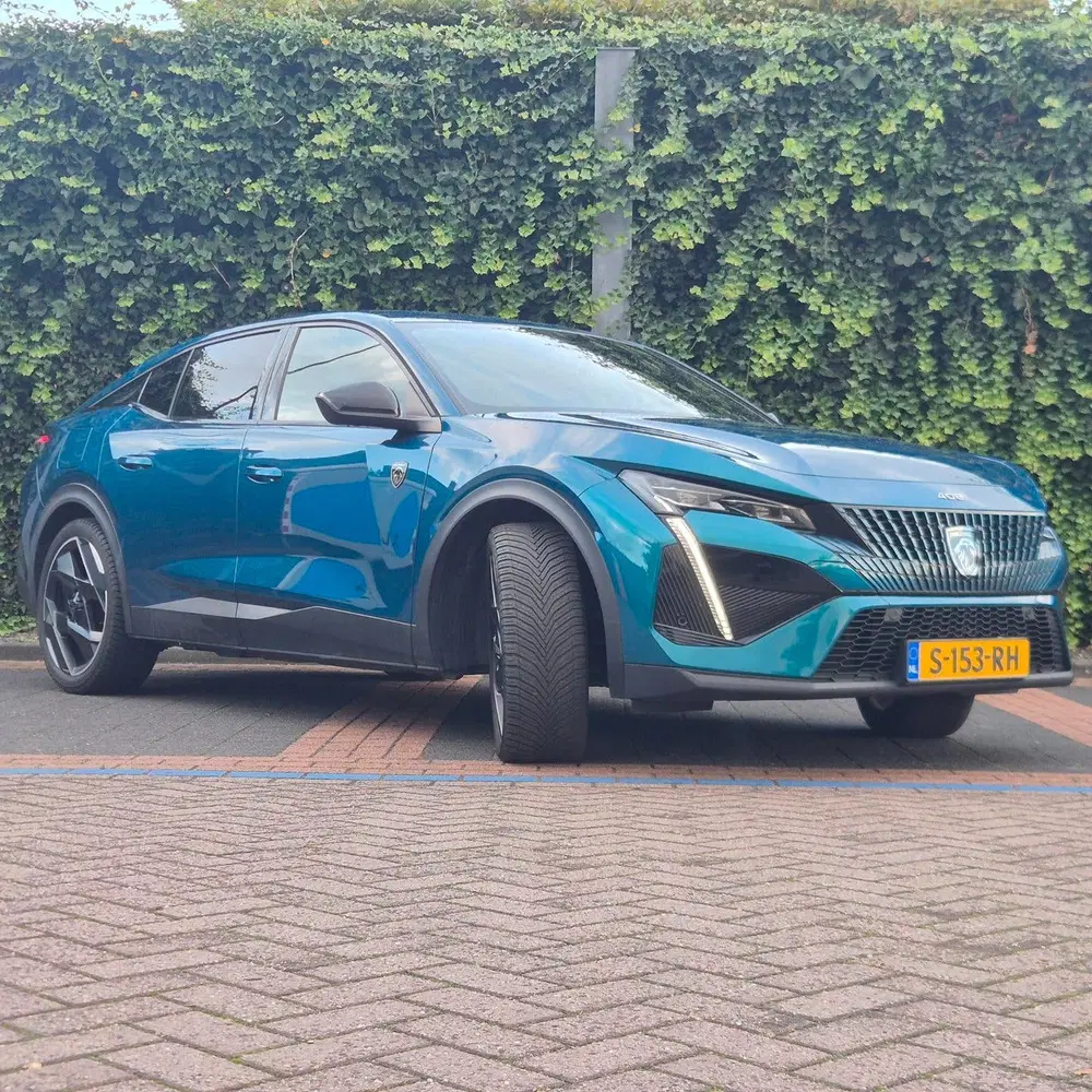 Peugeot 408 1.6 HYbrid GT 225 EAT8 First Edition Plug uit 2023