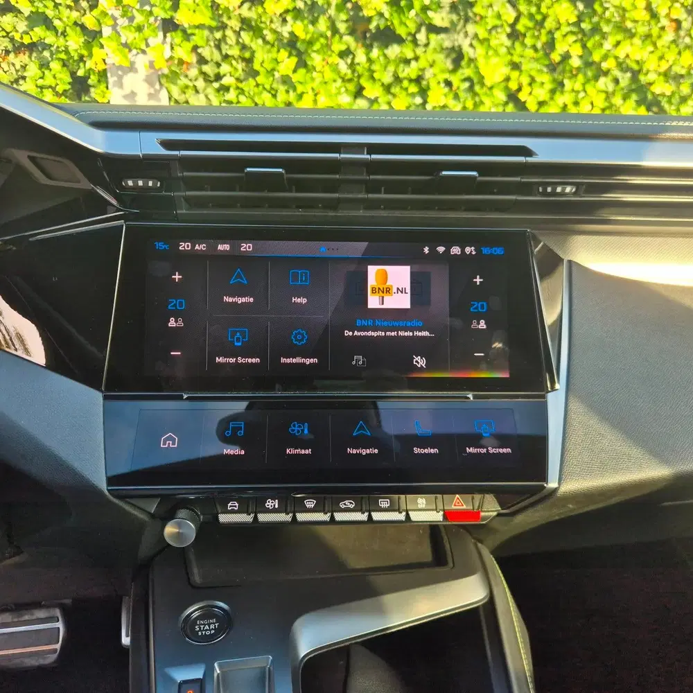 Peugeot 408 1.6 HYbrid GT 225 EAT8 First Edition Plug uit 2023, foto 4