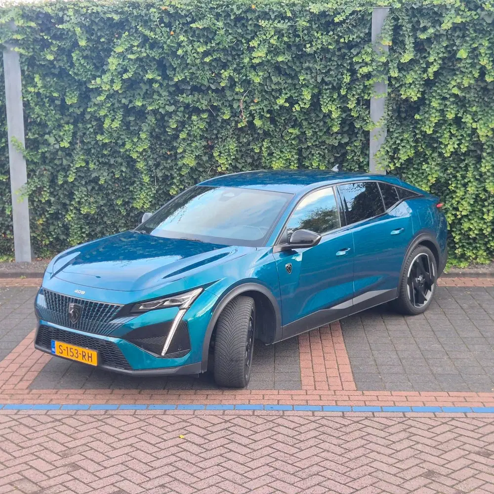 Peugeot 408 1.6 HYbrid GT 225 EAT8 First Edition Plug uit 2023, foto 8