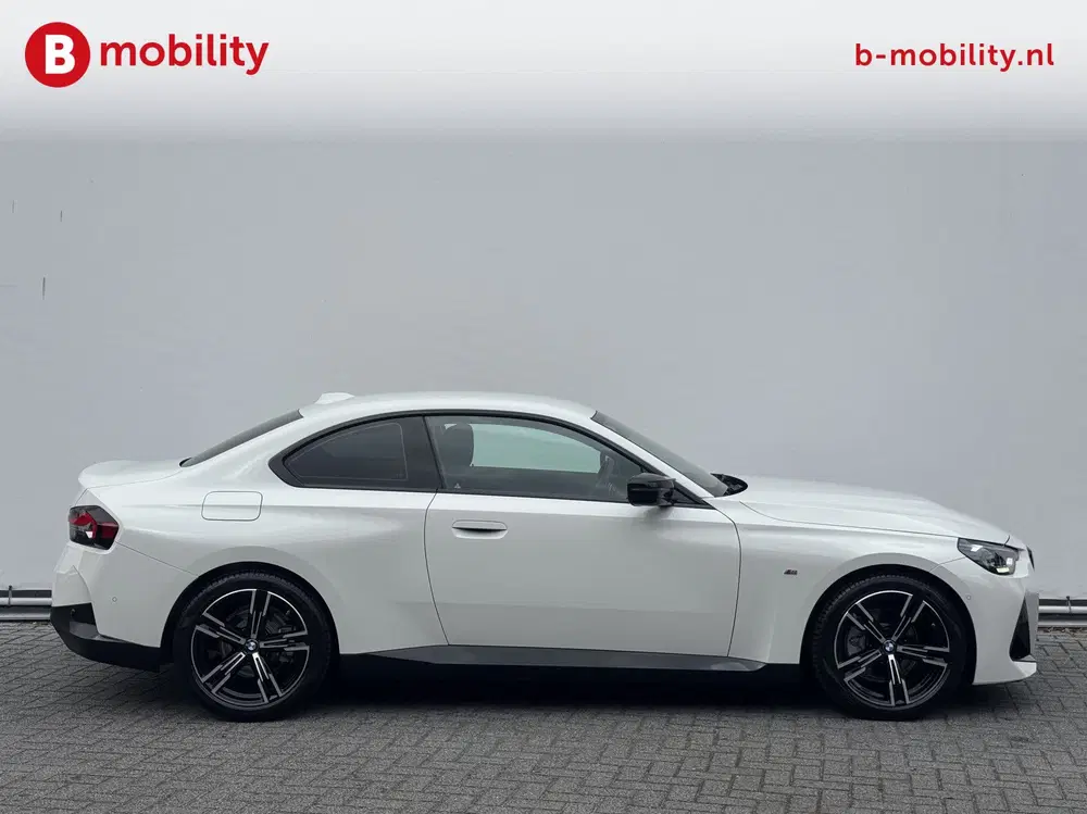 BMW 2-serie 2 Serie Coupé 220i High Executive M-Sport uit 2025, foto 6