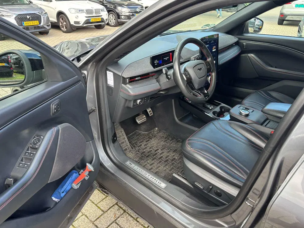 Ford Mustang Mach-E Extended AWD 98 kWh uit 2021, foto 9
