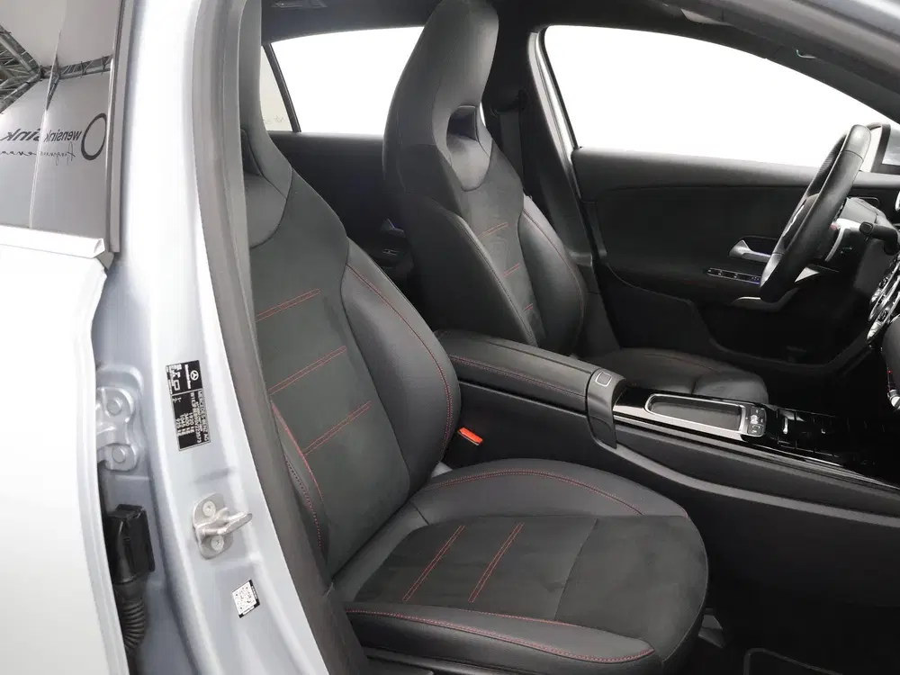 Mercedes-Benz A-Klasse 180 Star Edition AMG Line uit 2025, foto 10