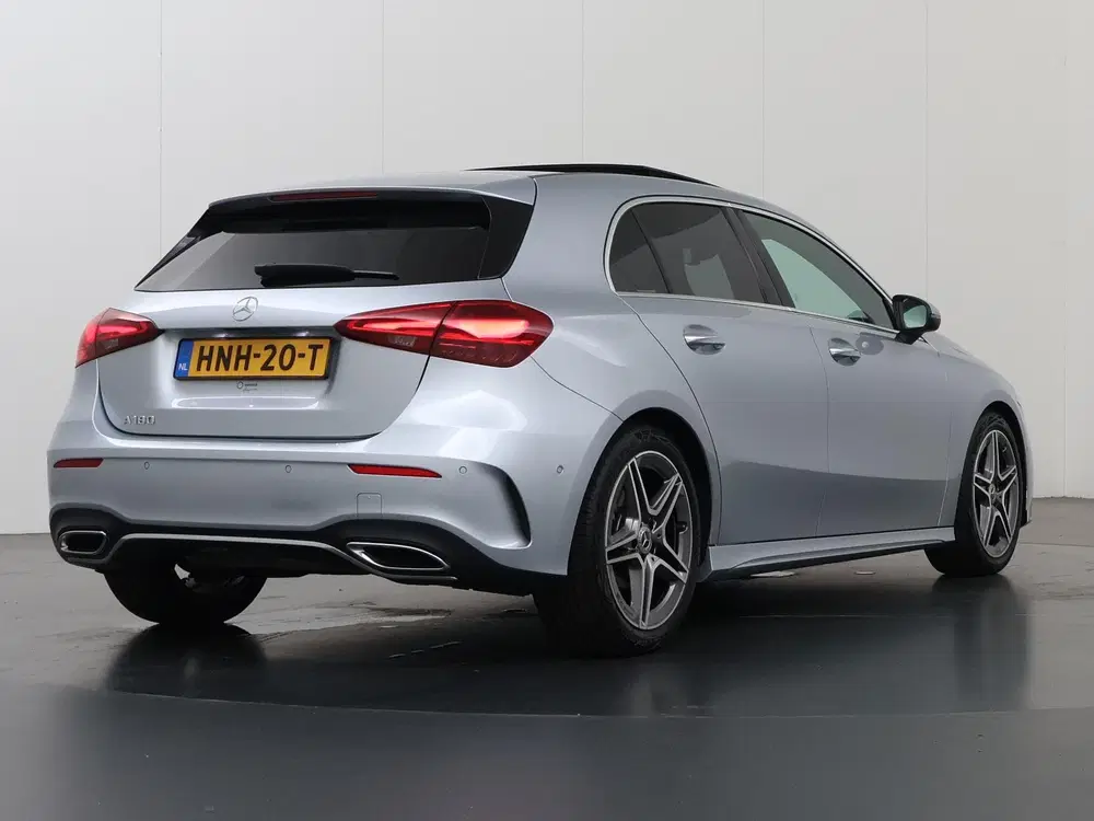 Mercedes-Benz A-Klasse 180 Star Edition AMG Line uit 2025, foto 2