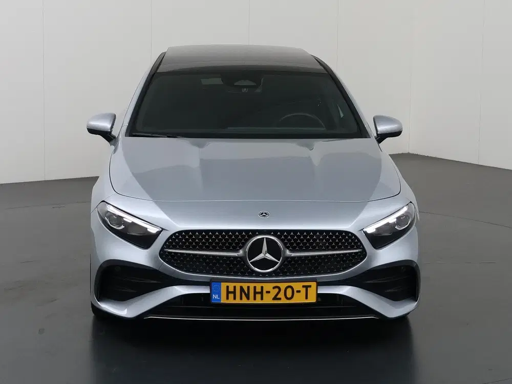 Mercedes-Benz A-Klasse 180 Star Edition AMG Line uit 2025, foto 3