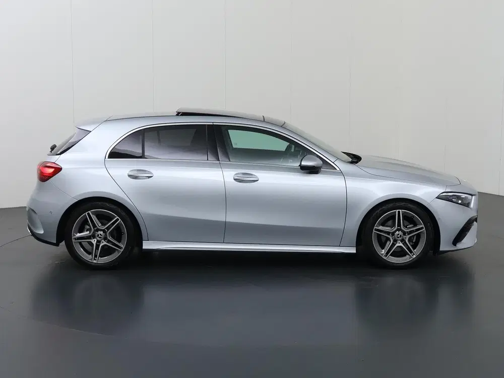 Mercedes-Benz A-Klasse 180 Star Edition AMG Line uit 2025, foto 6