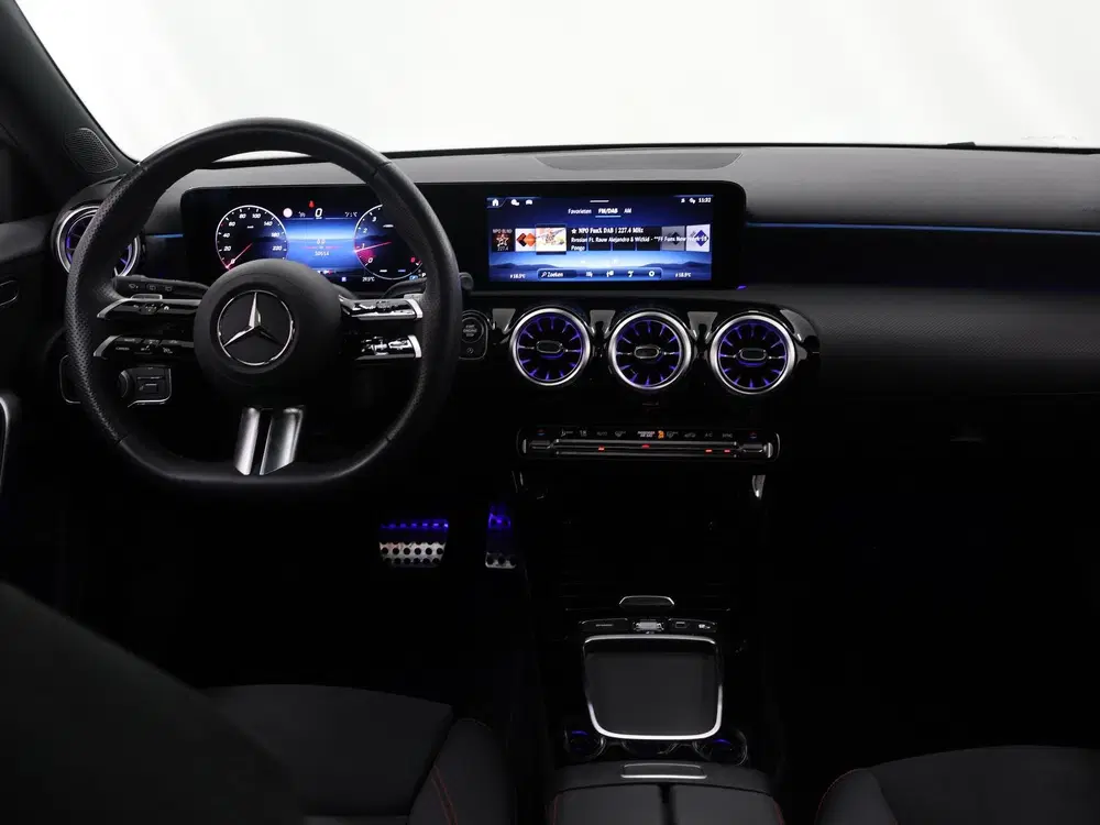 Mercedes-Benz A-Klasse 180 Star Edition AMG Line uit 2025, foto 8