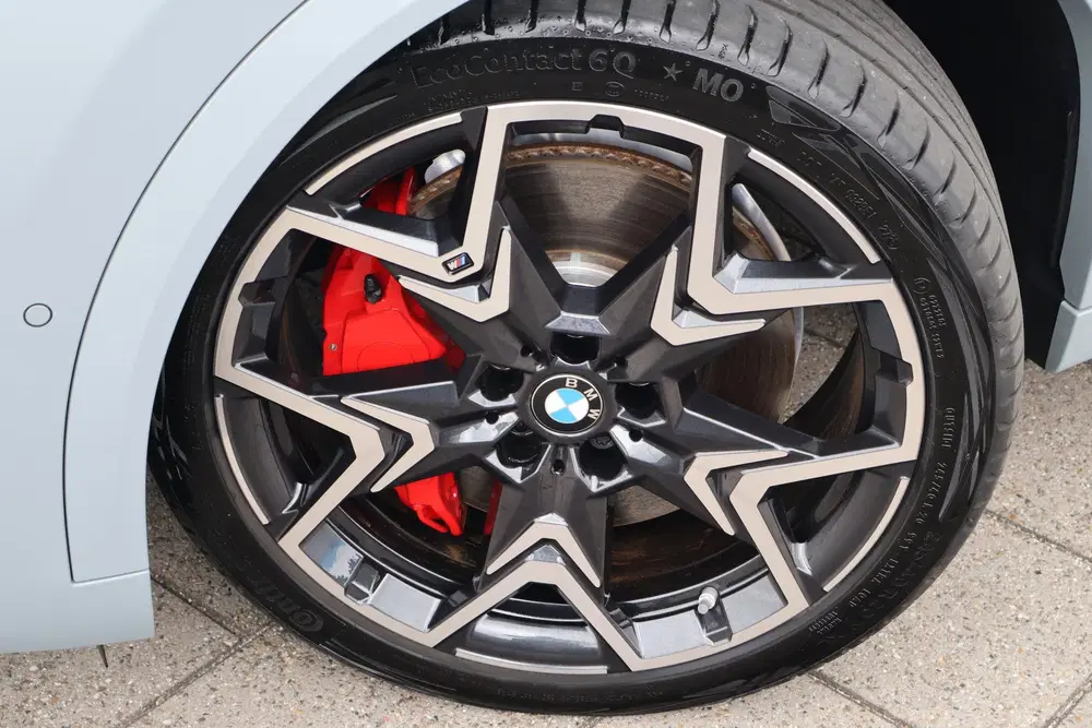 BMW iX2 eDrive20 M Sport uit 2025, foto 13