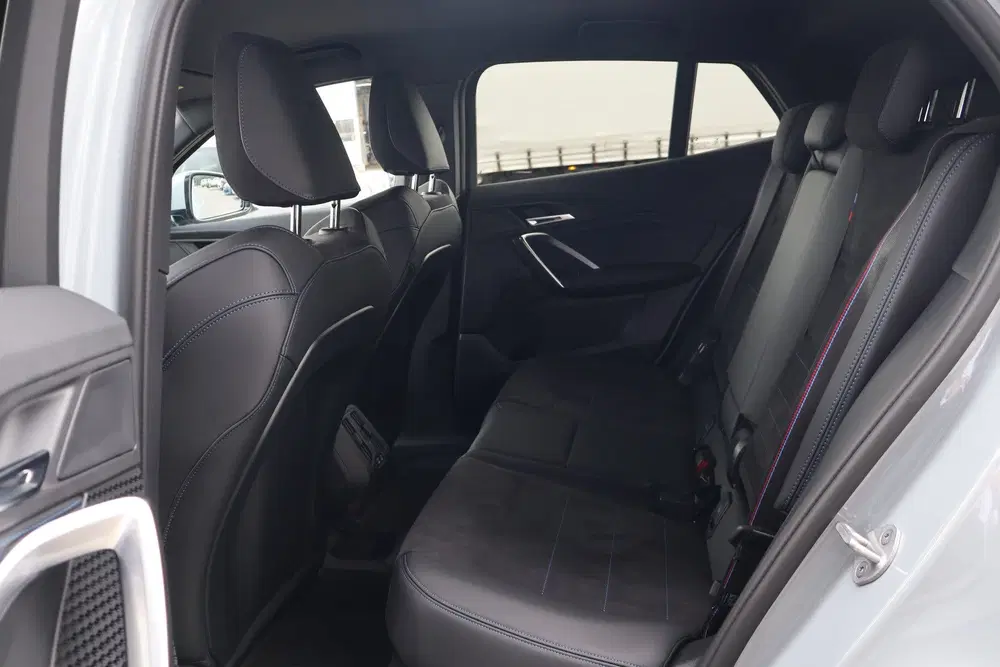 BMW iX2 eDrive20 M Sport uit 2025, foto 5