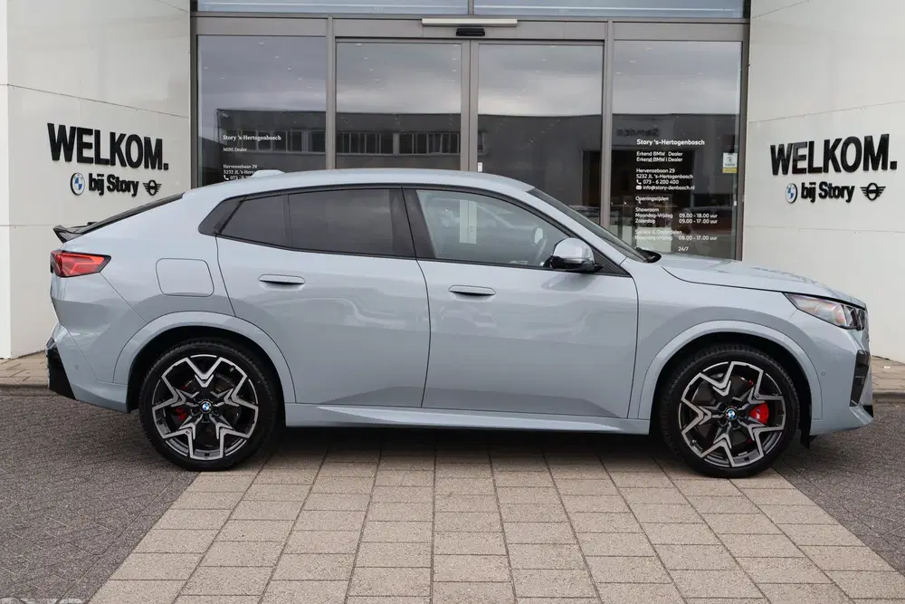 BMW iX2 eDrive20 M Sport uit 2025, foto 8