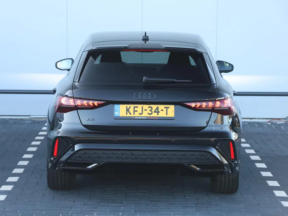 Audi A3 45 TFSI e S edition Competition uit 2026, foto 6