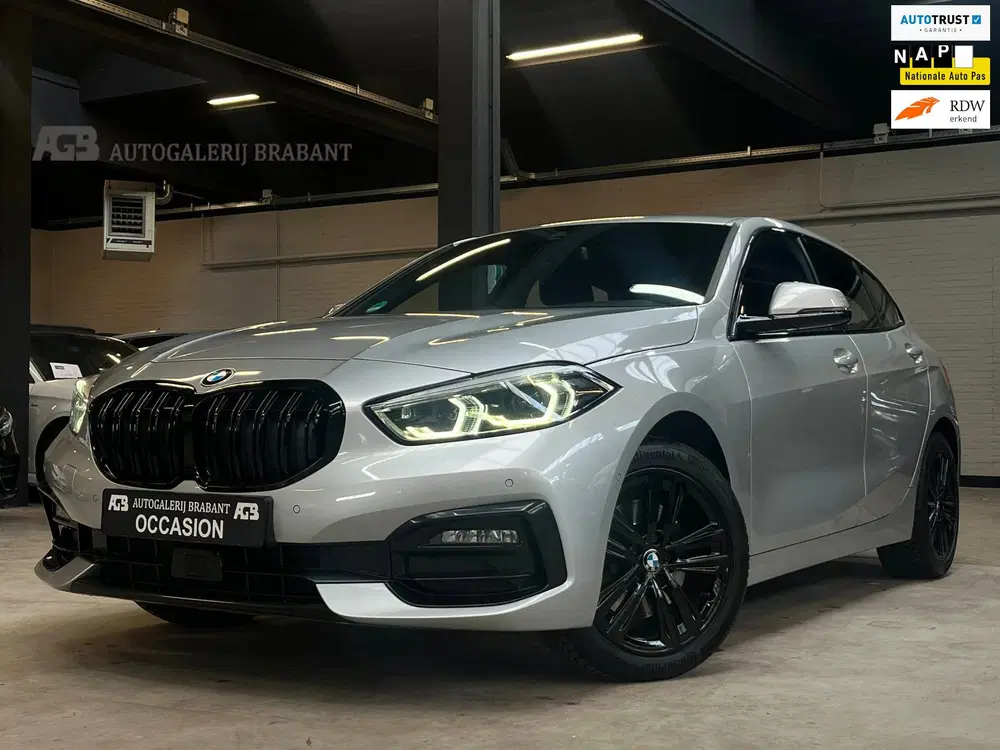 BMW 1-serie 118i High Executive M pakket *Ambiance uit 2021