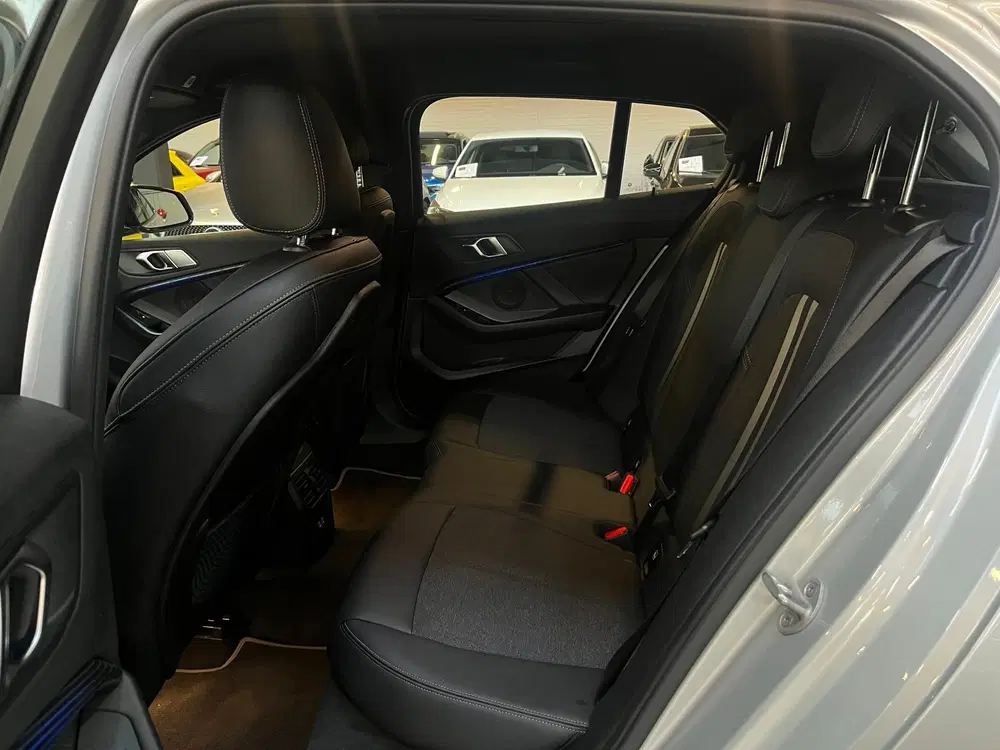 BMW 1-serie 118i High Executive M pakket *Ambiance uit 2021, foto 13