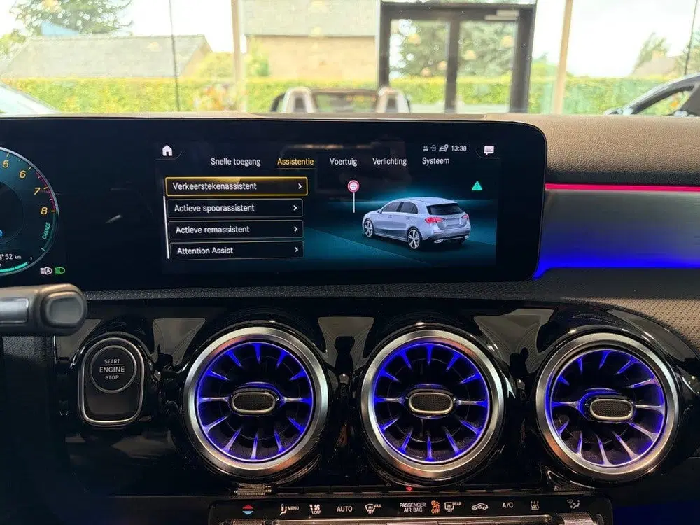 Mercedes-Benz A-Klasse A 250e AMG Night Pano Sfeerlicht Lede uit 2021, foto 11