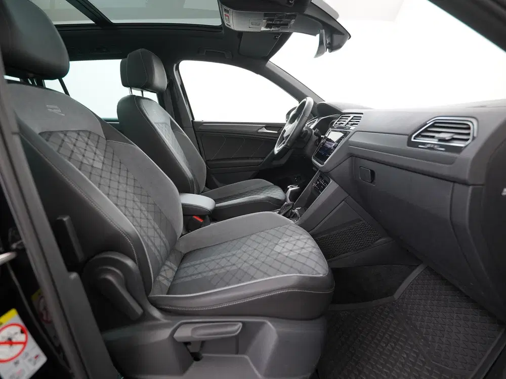 Volkswagen Tiguan 1.4 TSI eHybrid R-Line uit 2022, foto 3