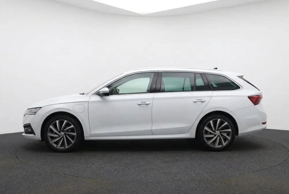 Skoda Octavia 1.4 TSI iV PHEV Style 204PK uit 2023, foto 2