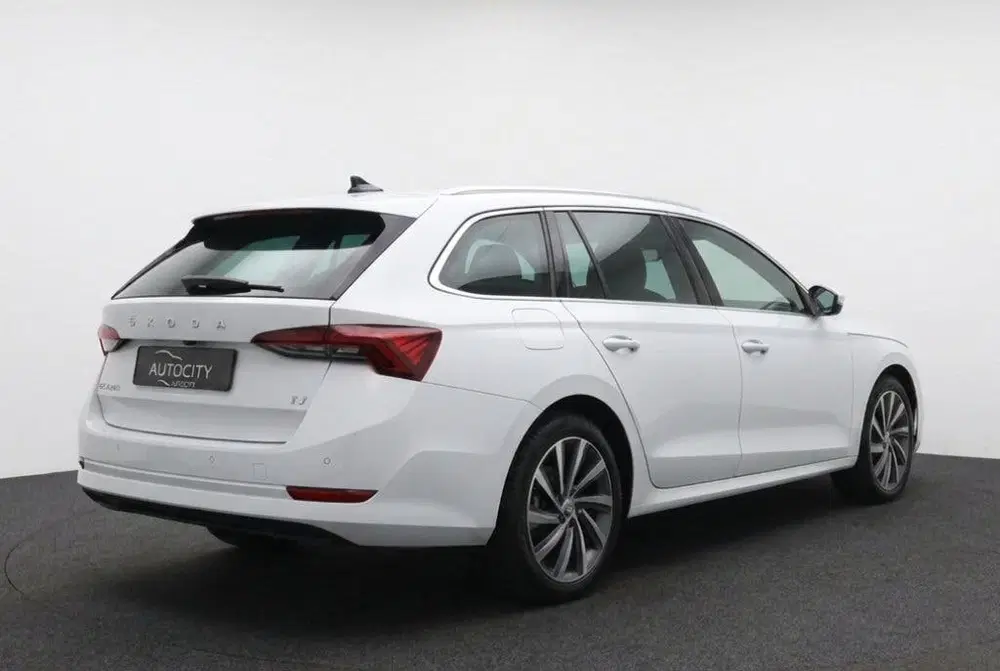 Skoda Octavia 1.4 TSI iV PHEV Style 204PK uit 2023, foto 3