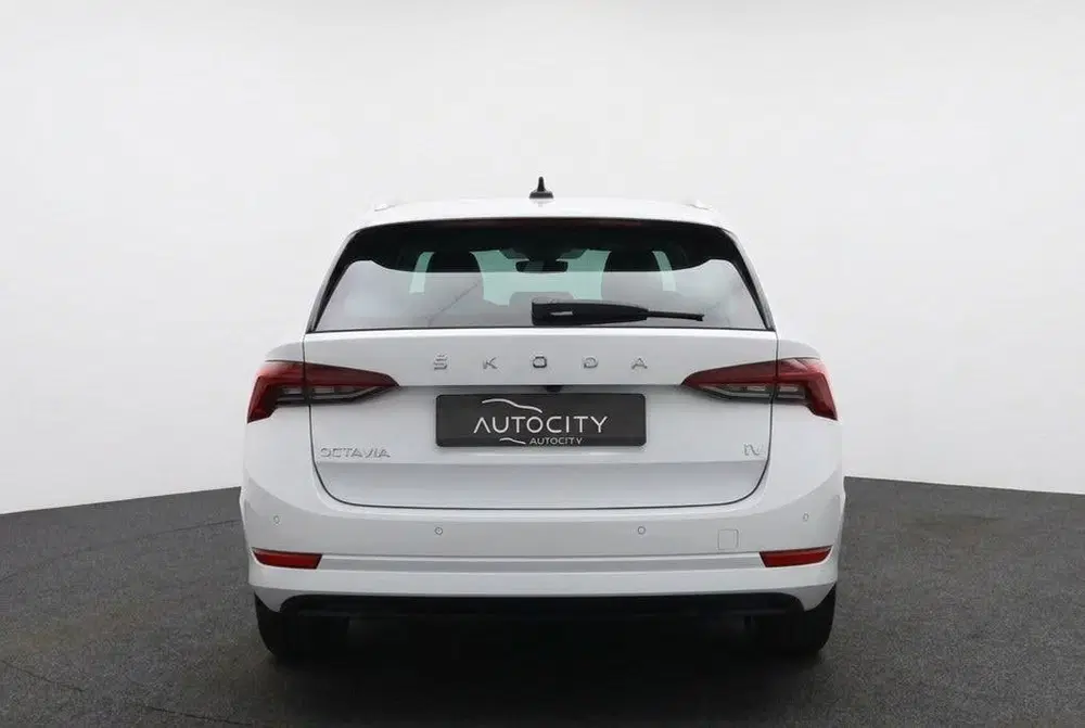 Skoda Octavia 1.4 TSI iV PHEV Style 204PK uit 2023, foto 4