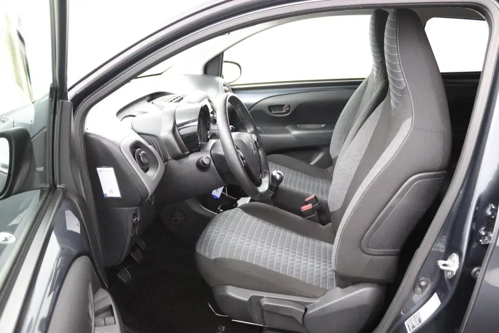 Peugeot 108 1.0 e-VTi Active uit 2021, foto 5