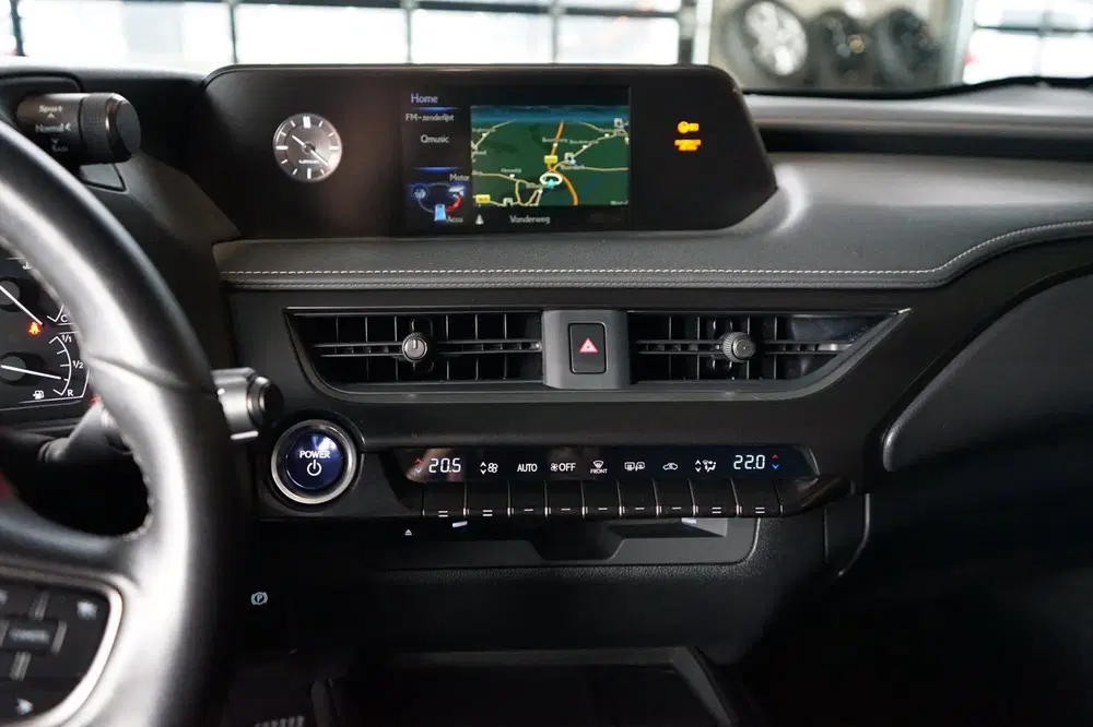 Lexus UX 250h CARPLAY uit 2019, foto 10
