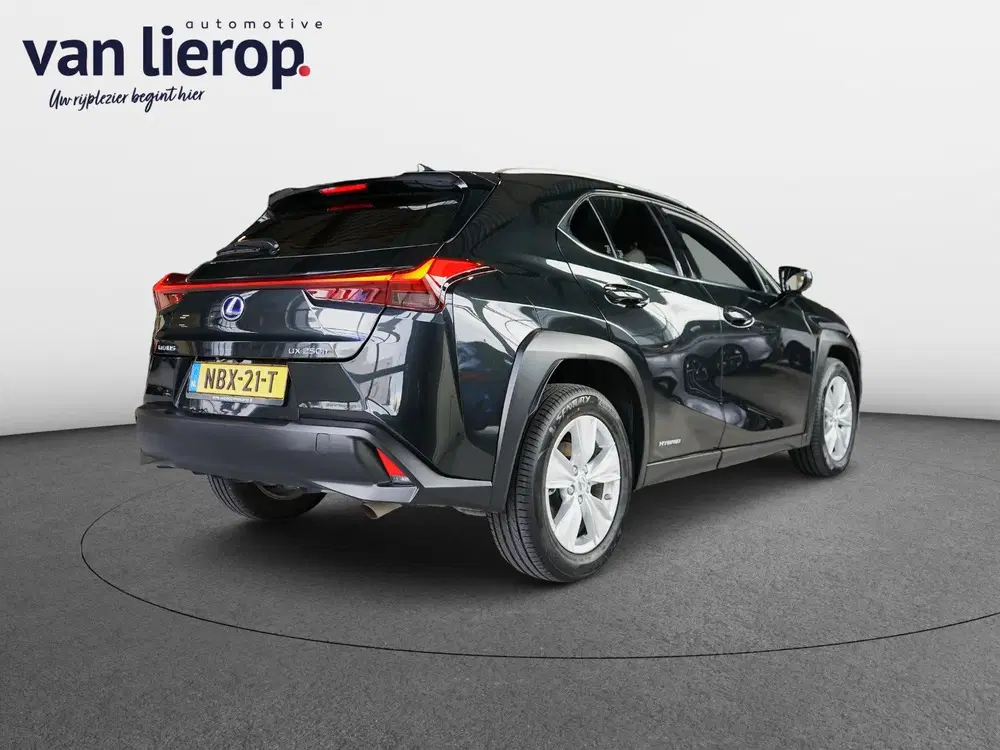 Lexus UX 250h CARPLAY uit 2019, foto 3