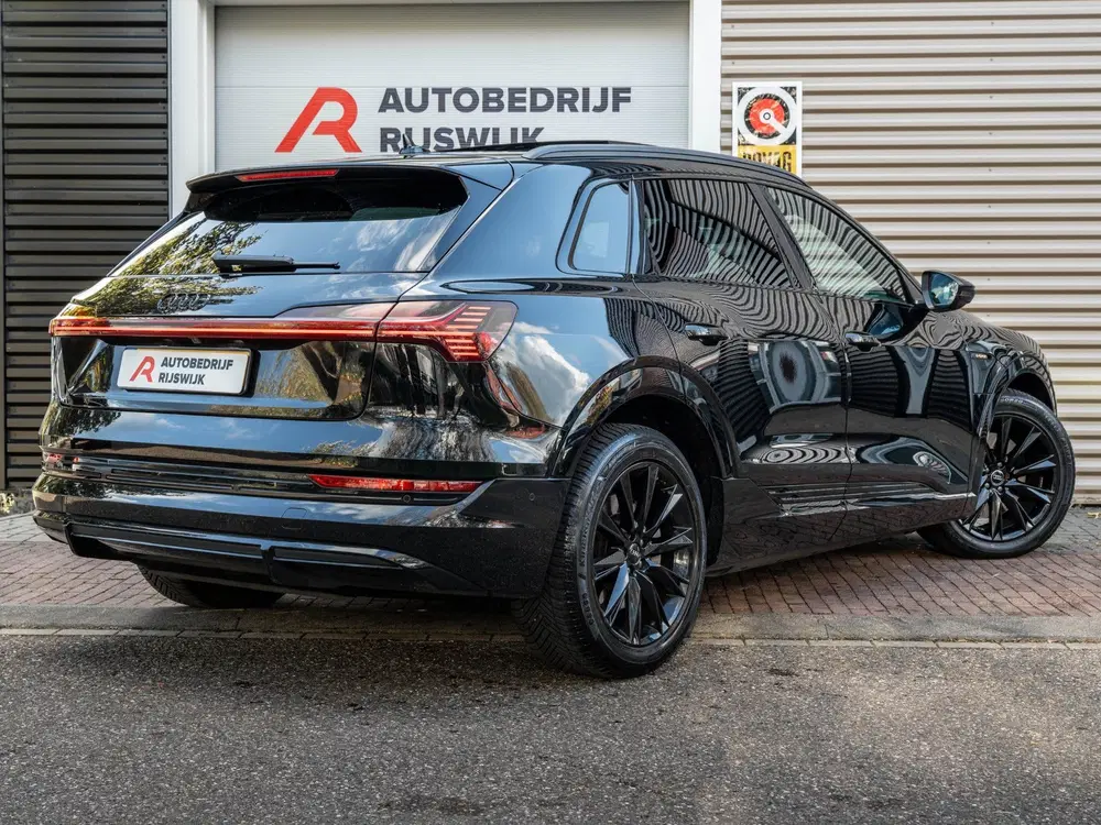 Audi e-tron E-tron 50 quattro Launch edition Black 71 uit 2019, foto 4