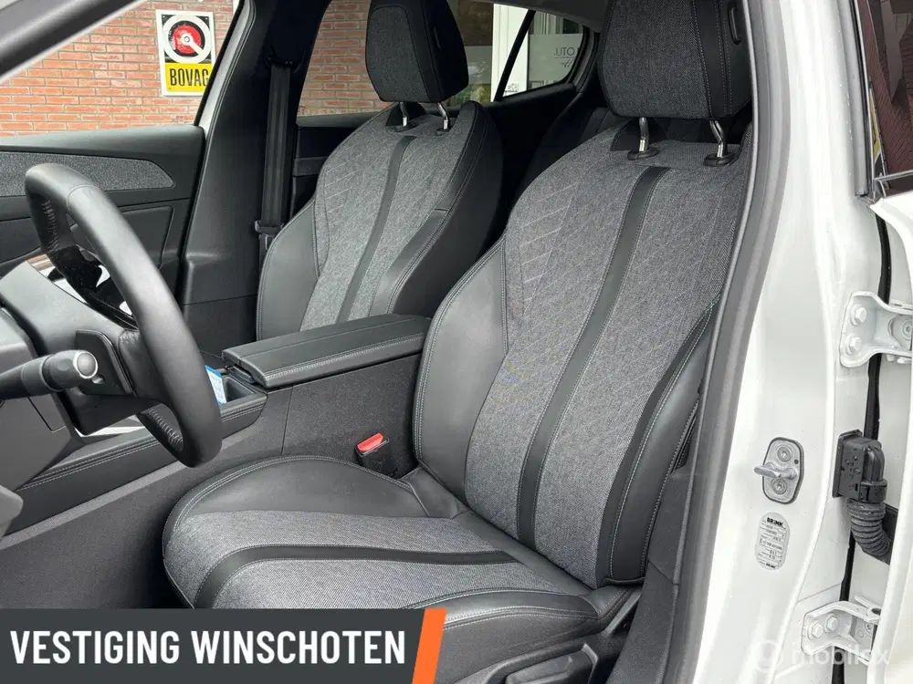 Peugeot 408 1.2 PureTech Allure Pack 130 Automaat uit 2023, foto 7