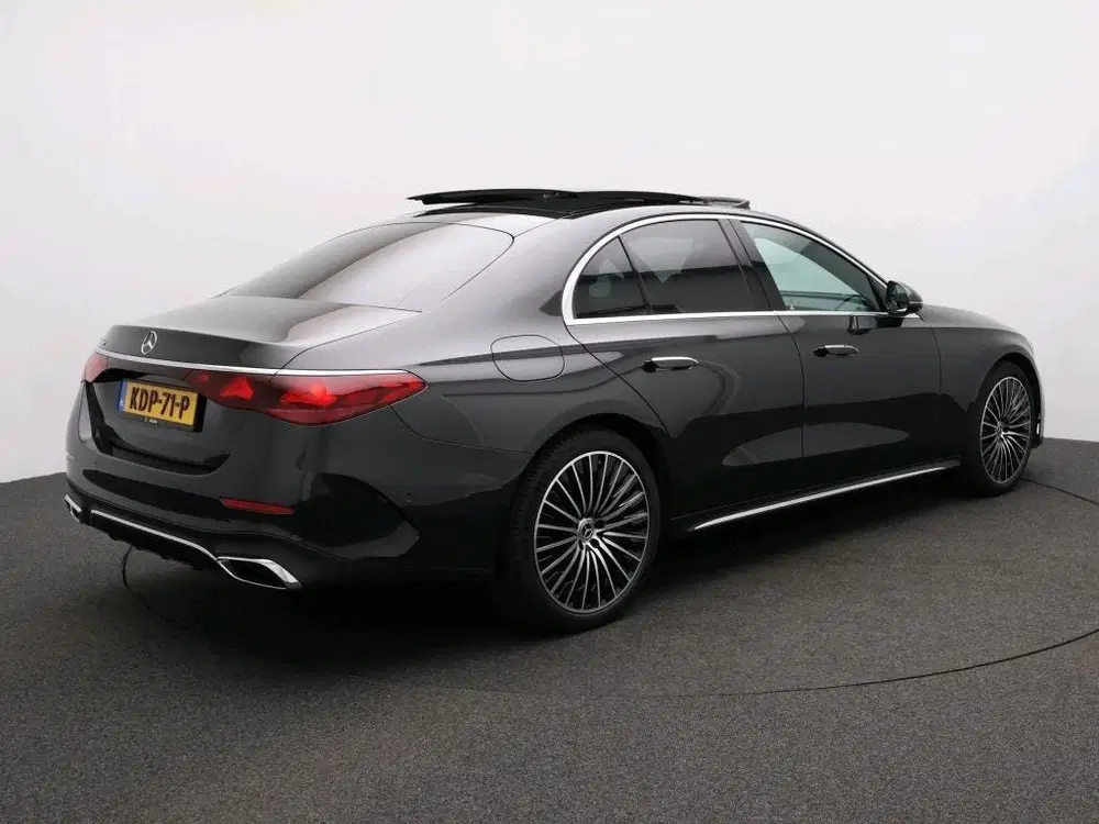 Mercedes-Benz E-Klasse 300 e Sport Edition uit 2026, foto 2
