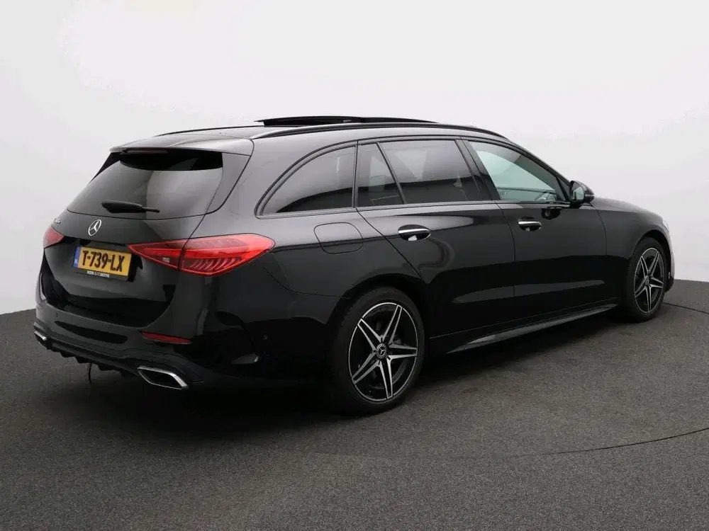 Mercedes-Benz C-Klasse 300 e AMG Line uit 2023, foto 2