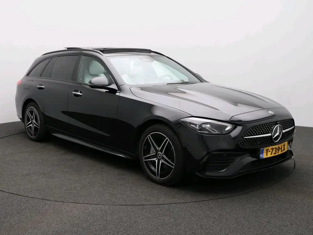 Mercedes-Benz C-Klasse 300 e AMG Line uit 2023, foto 3