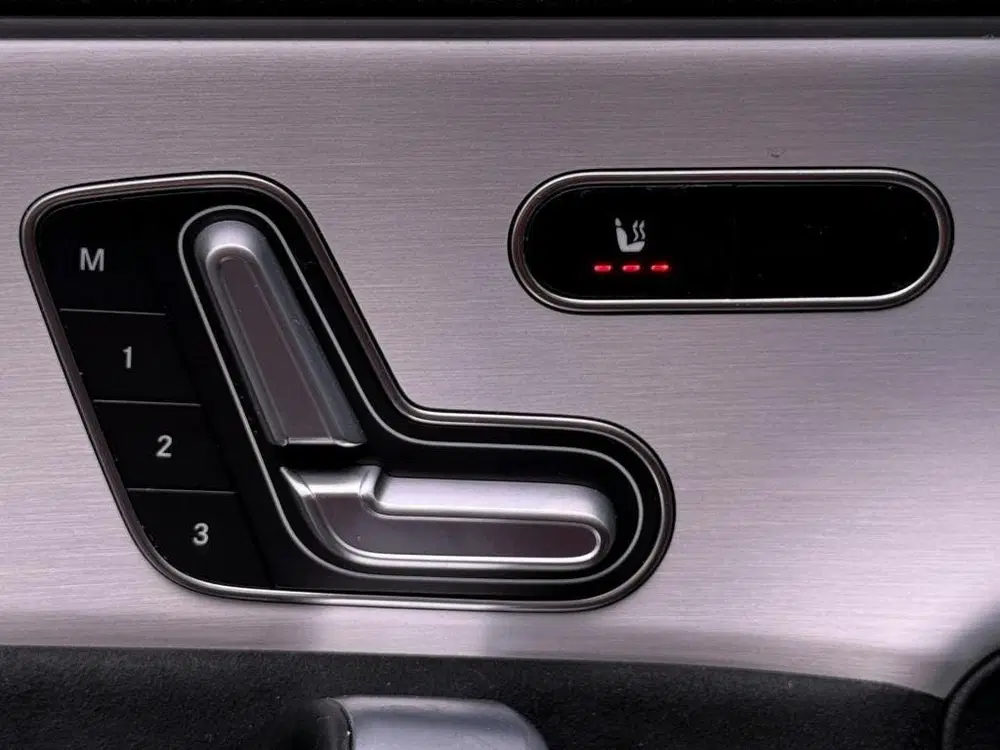 Mercedes-Benz C-Klasse 300 e AMG Line uit 2023, foto 7