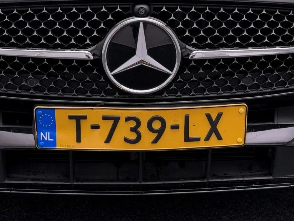 Mercedes-Benz C-Klasse 300 e AMG Line uit 2023, foto 9