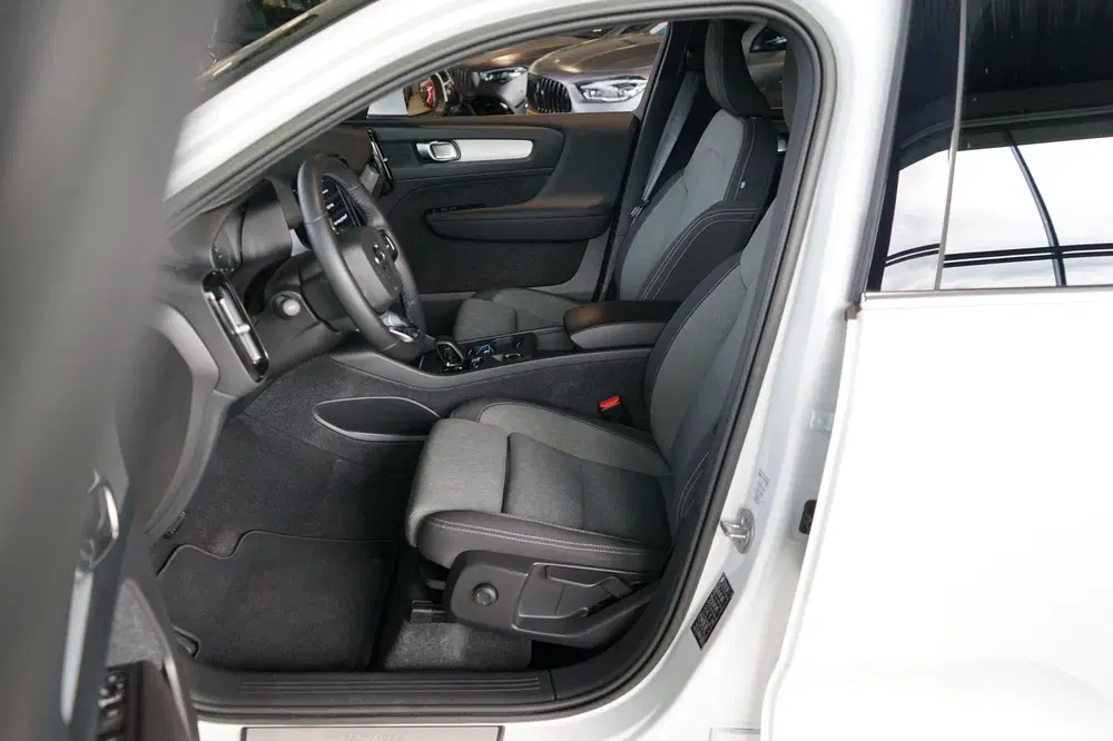 Volvo XC40 1.5 T4 Plug-in hybrid ACC uit 2022, foto 5