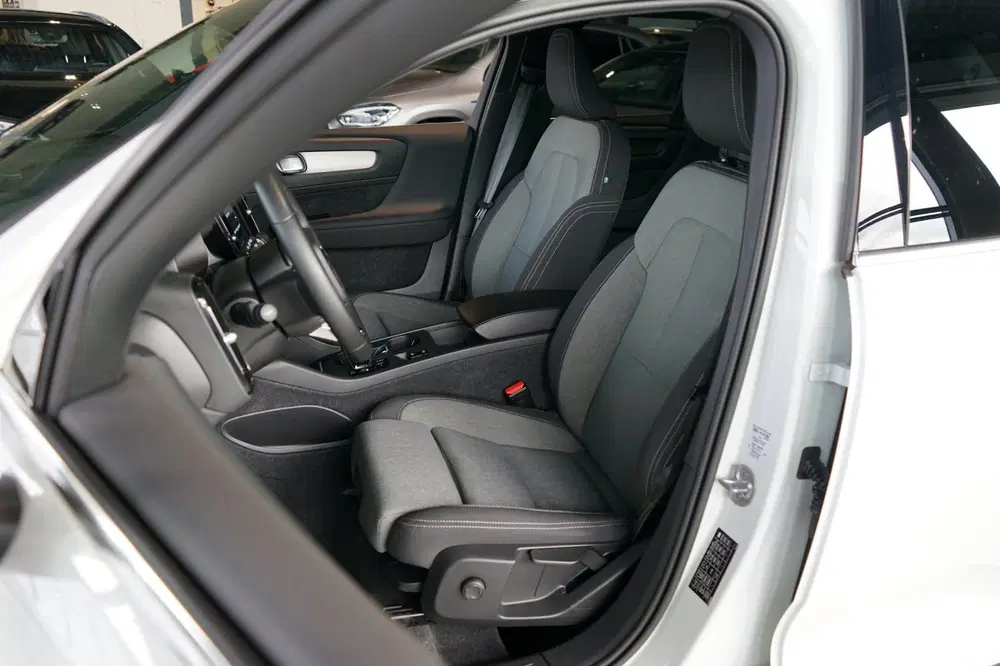 Volvo XC40 1.5 T4 Plug-in hybrid ACC uit 2022, foto 6