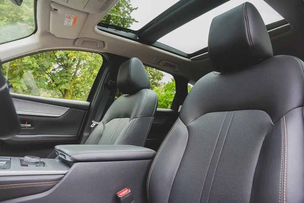 Mazda CX-60 2.5 e-SkyActiv PHEV Homura Plus PANO uit 2024, foto 6