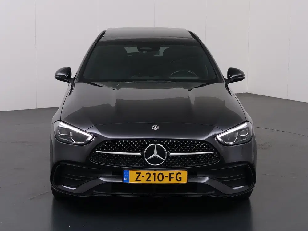 Mercedes-Benz C-Klasse 300 e AMG Line uit 2024, foto 3