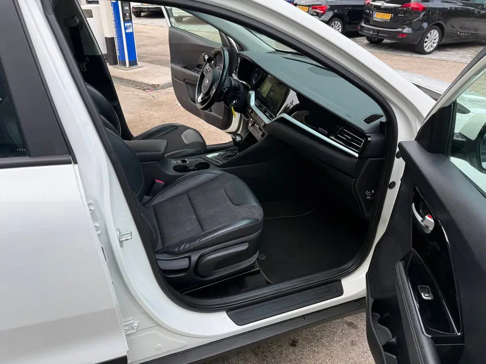 Kia Niro 1.6 GDi Hybrid DynamicLine uit 2020, foto 14