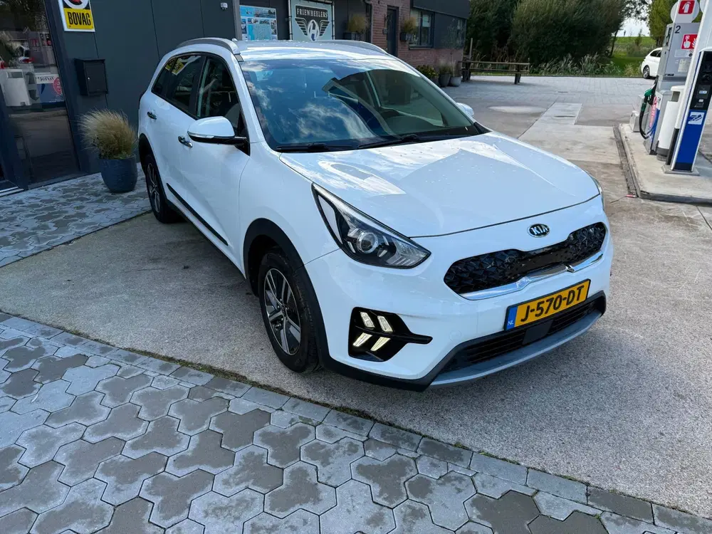 Kia Niro 1.6 GDi Hybrid DynamicLine uit 2020, foto 3