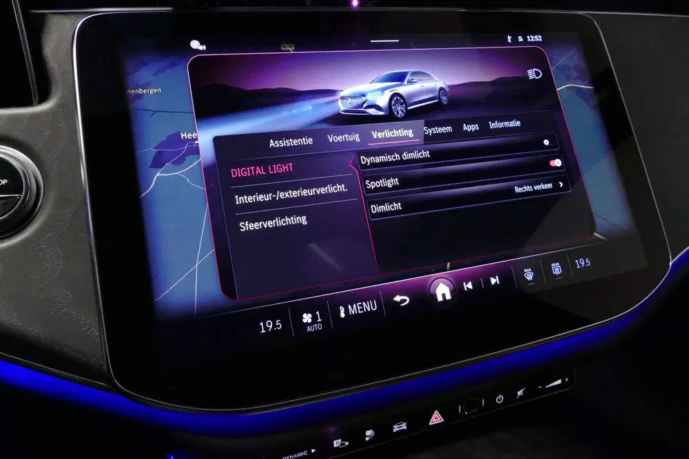 Mercedes-Benz E-Klasse 300 e AMG Line uit 2025, foto 12