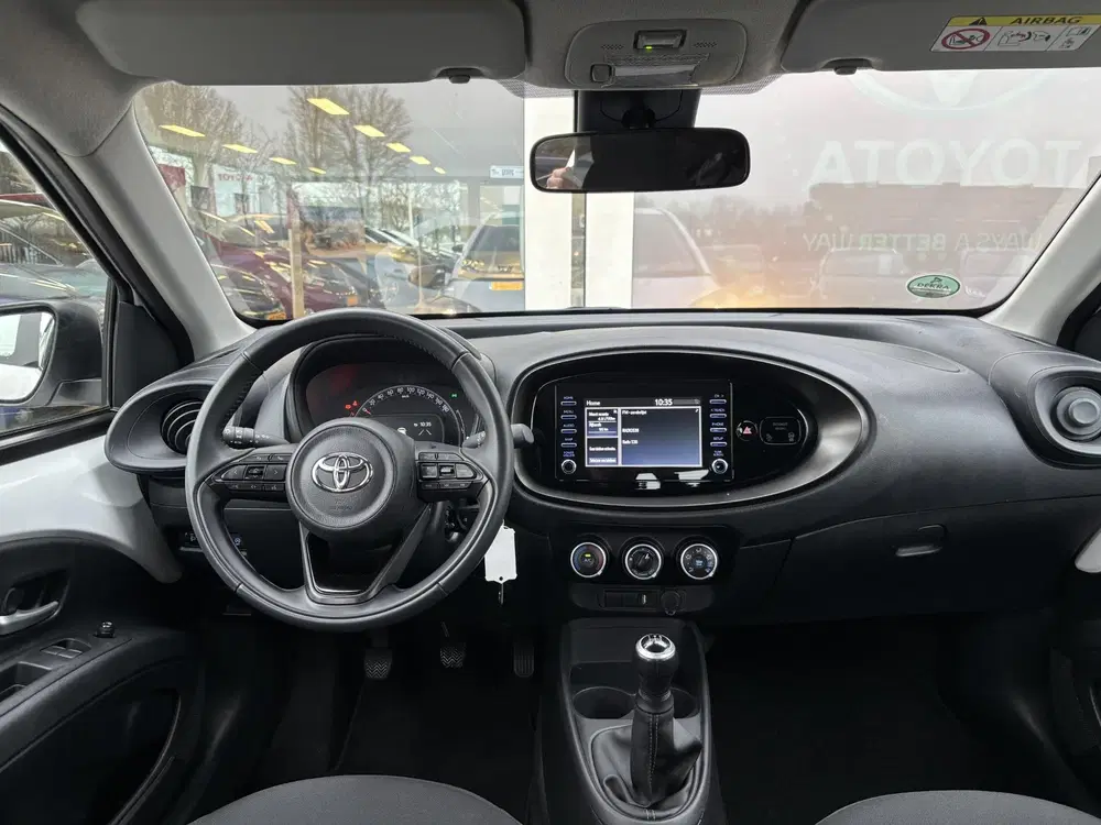 Toyota Aygo X 1.0 VVT-i MT Play uit 2022, foto 2