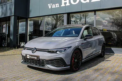 Volkswagen Golf 2.0TSI GTI CLUBSPORT PANO NAVI H&K AKRAPOV uit 2023