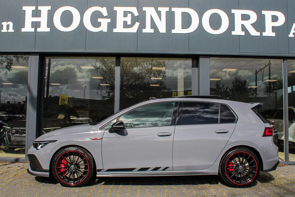 Volkswagen Golf 2.0TSI GTI CLUBSPORT PANO NAVI H&K AKRAPOV uit 2023, foto 4