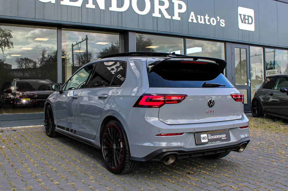 Volkswagen Golf 2.0TSI GTI CLUBSPORT PANO NAVI H&K AKRAPOV uit 2023, foto 7