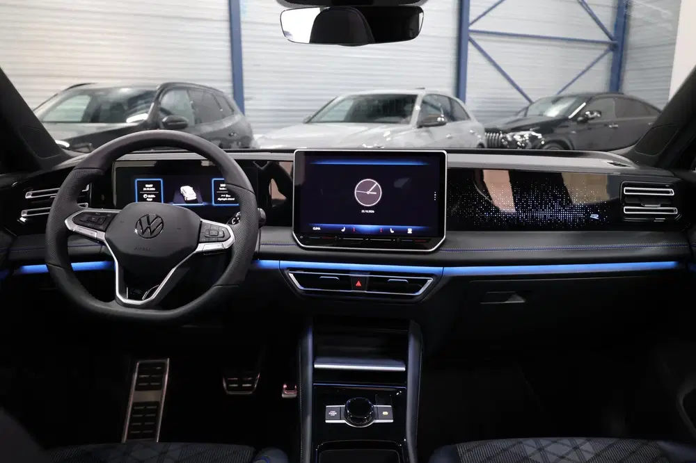 Volkswagen Tiguan 1.5 eTSI 3x R-Line IQ+LED uit 2024, foto 2