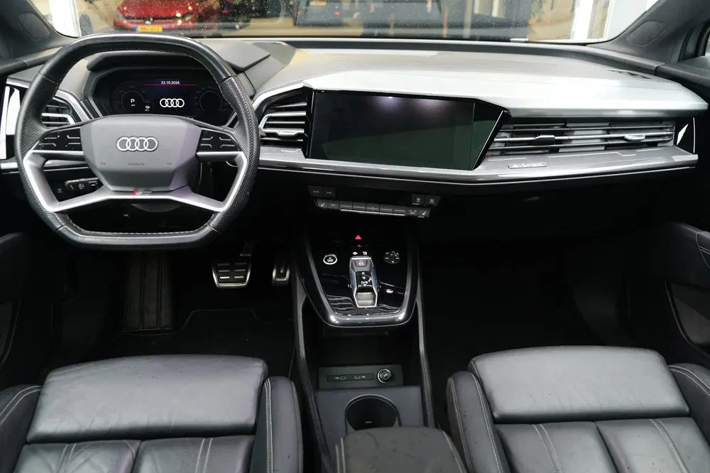 Audi Q4 e-tron 40 204pk 90% SOH 2x s-line Pano Leder Trek uit 2021, foto 11