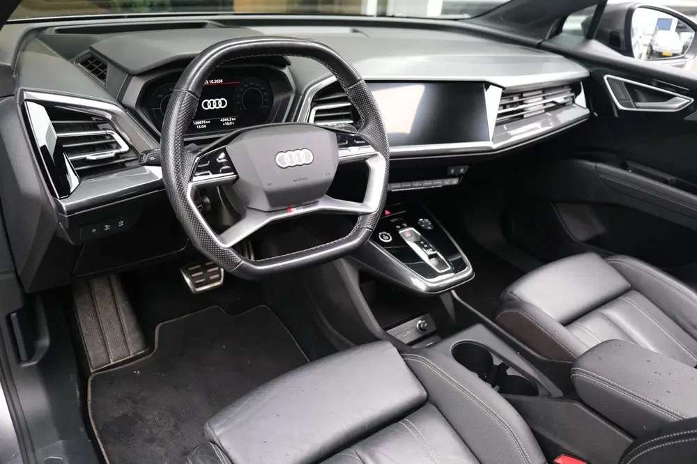 Audi Q4 e-tron 40 204pk 90% SOH 2x s-line Pano Leder Trek uit 2021, foto 3