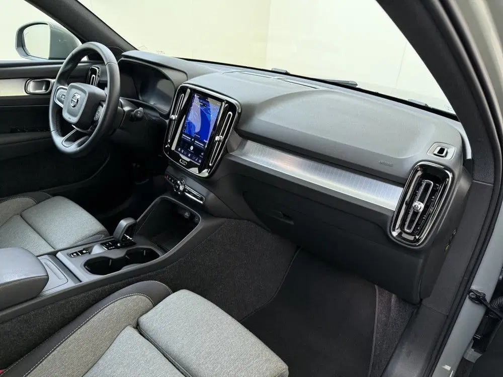 Volvo XC40 B4 uit 2024, foto 13