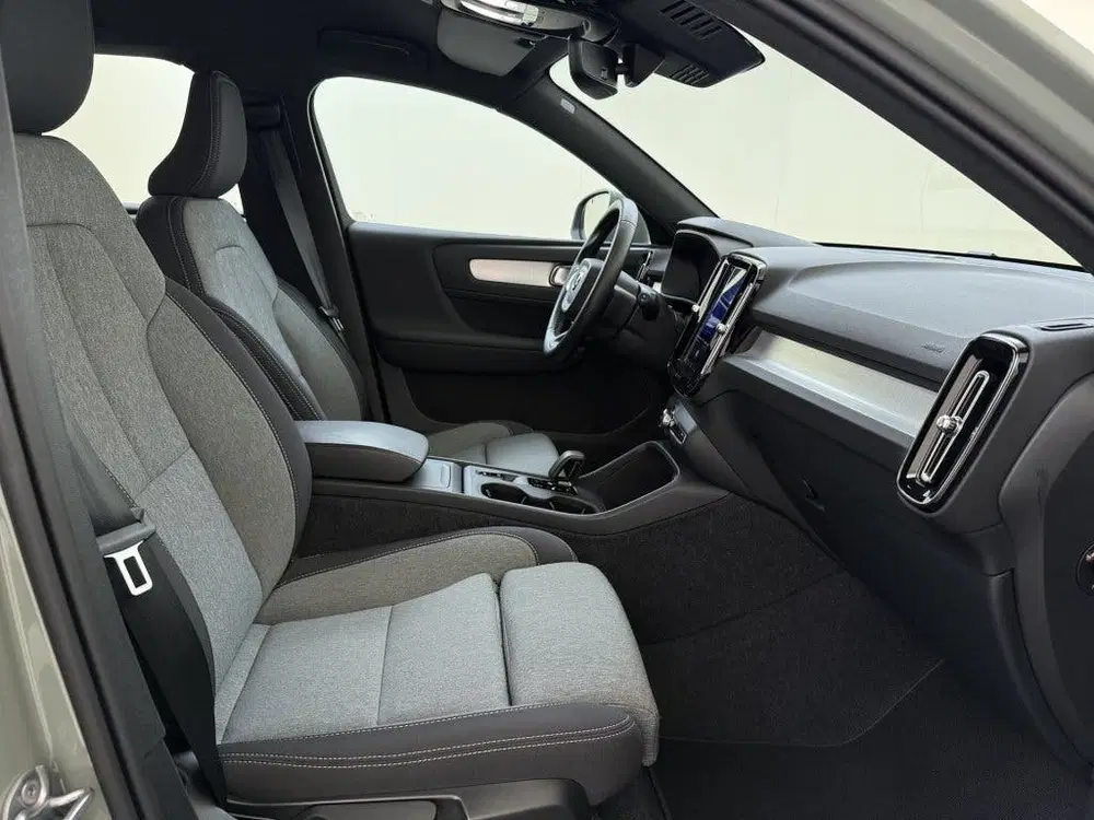 Volvo XC40 B4 uit 2024, foto 14