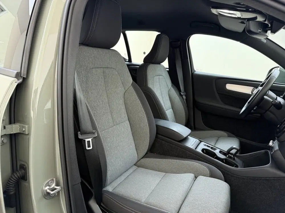 Volvo XC40 B4 uit 2024, foto 15