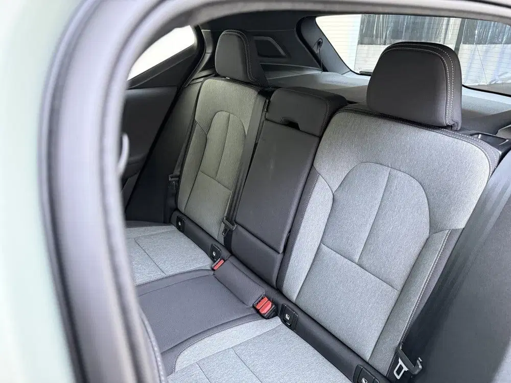 Volvo XC40 B4 uit 2024, foto 8